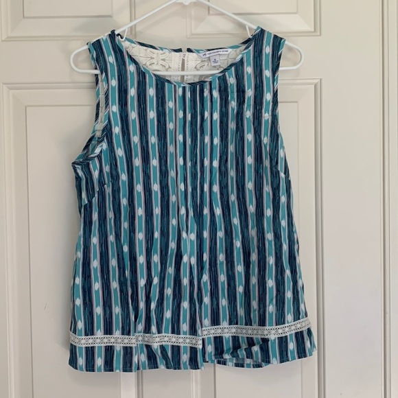 Southern Tide Tops - Southern Tide Sleeveless Top with buttons and lace on the back  sz S NWT